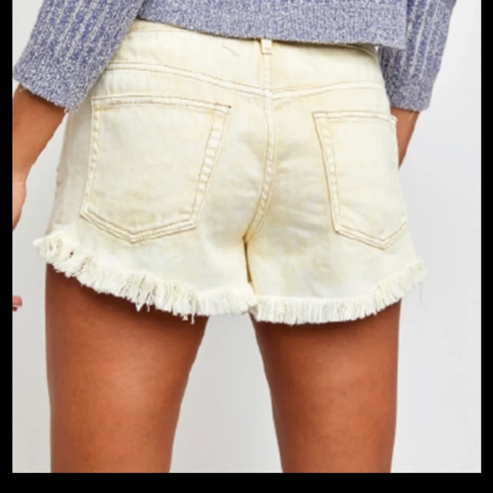 FREE PEOPLE Women's Loving Good Vibrations Destroyed Cutoff Denim Shorts - Picture 2 of 9